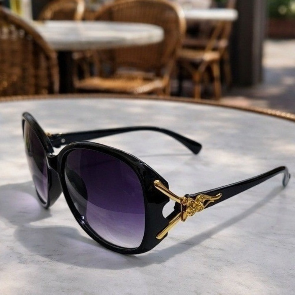 Oversized Round Black Sunglasses Gold Sculptural‎ Temple Purple Gradient Lens